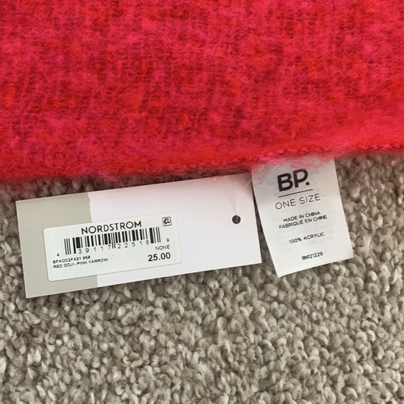 BP/Nordstrom two tone scarf and glove set - Picture 12 of 12